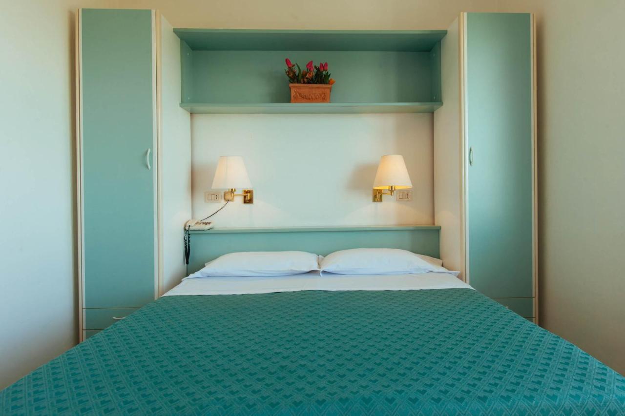 Hotel Perrozzi Vasto Quarto foto