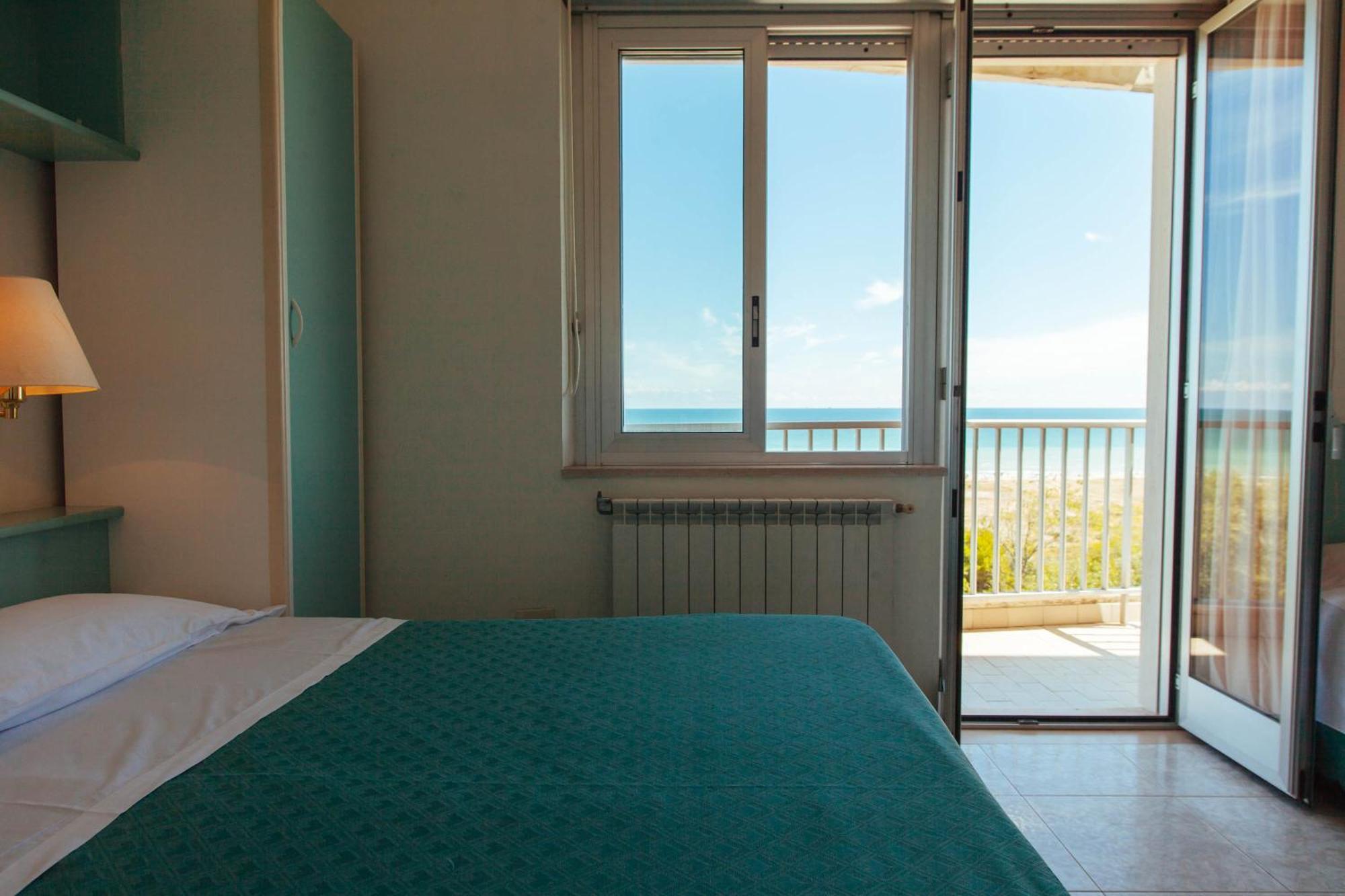 Hotel Perrozzi Vasto Quarto foto