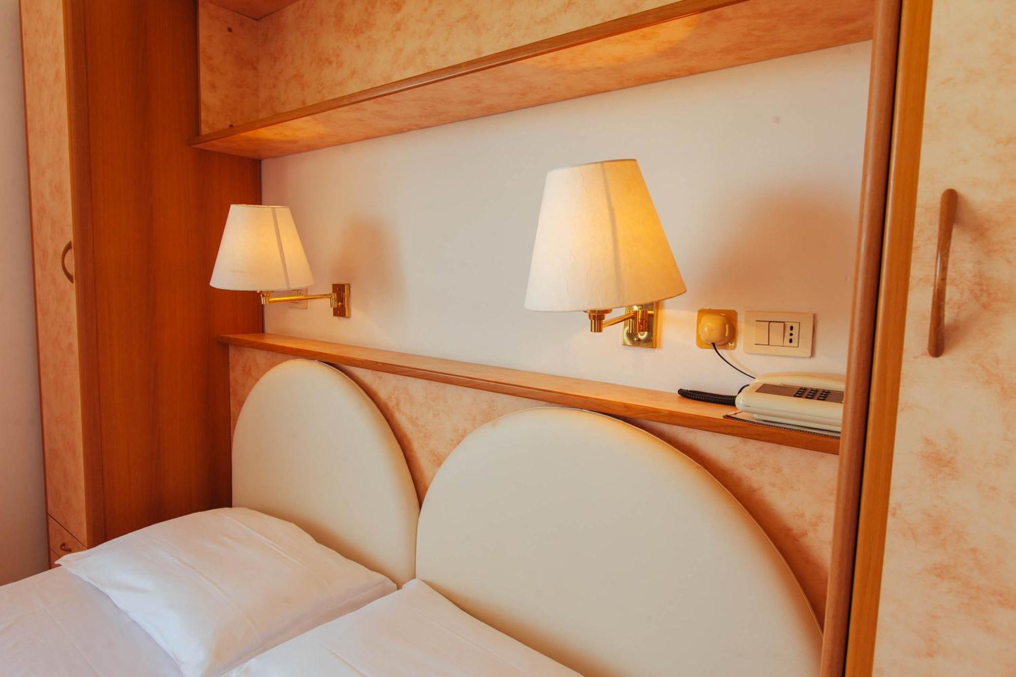 Hotel Perrozzi Vasto Quarto foto